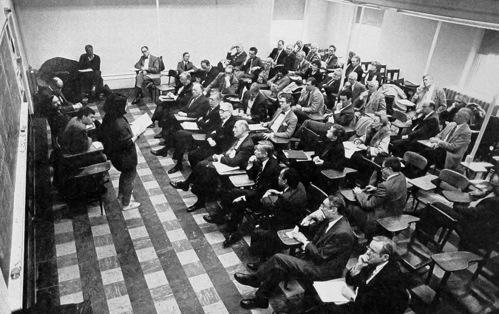 Archival image of the divestment corporation meeting in 1986. 