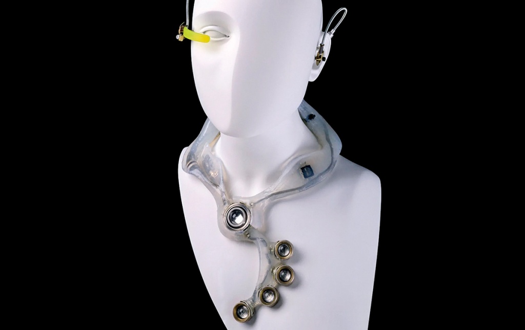 An image of a wearable computer designed by Lisa Krohn displayed on a mannequin