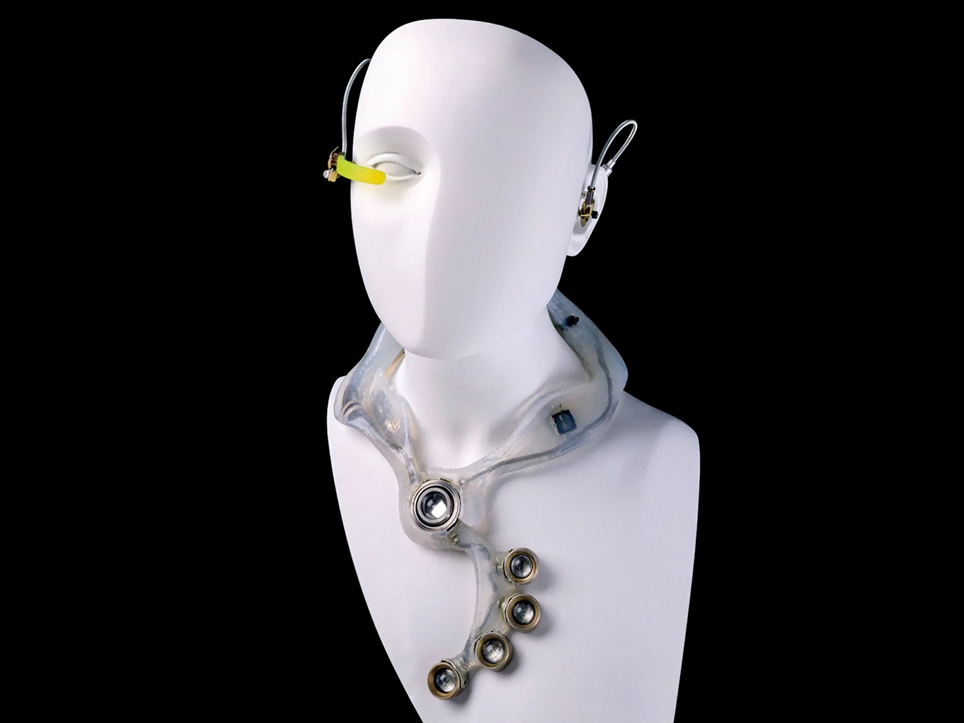 An image of a wearable computer designed by Lisa Krohn displayed on a mannequin